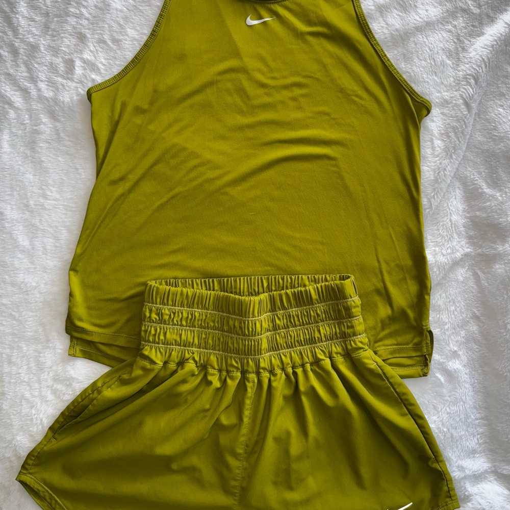 Nike Dri-FIT 2-piece athletic set.